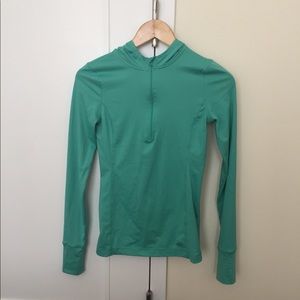 LLD hooded pullover with thumb opening XS